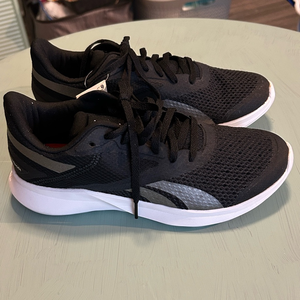 NWT Reebok Speed Breeze Black Sneakers with gray highlights